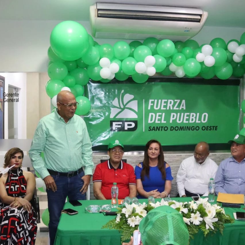 En Santo Domingo Oeste, exdiputado Miguel Espinal encabeza juramentación de dirección media Loyola I de la Fuerza del Pueblo
