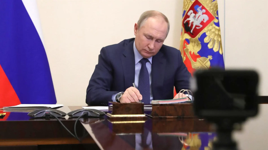 Putin suspenderá contratos de gas si países no pagan rublos