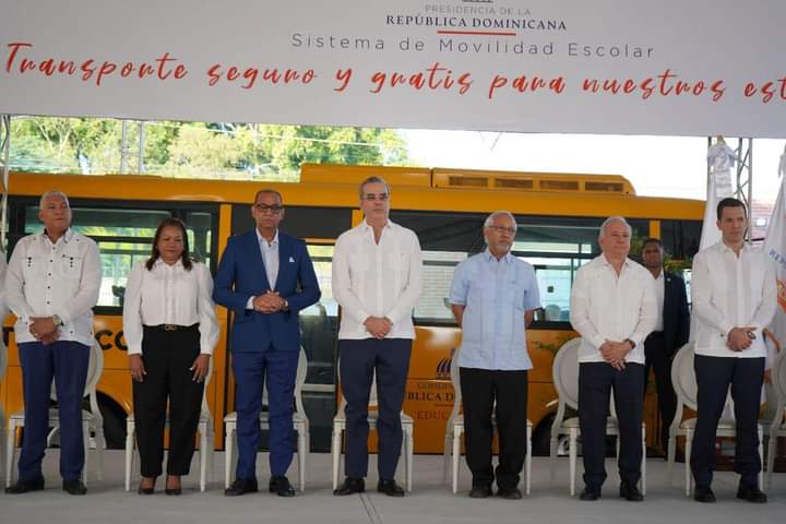 El presidente Abinader y el ministro Hernández destacaron que este programa aportará a la calidad de los aprendizajes y a las familias de los estudiantes